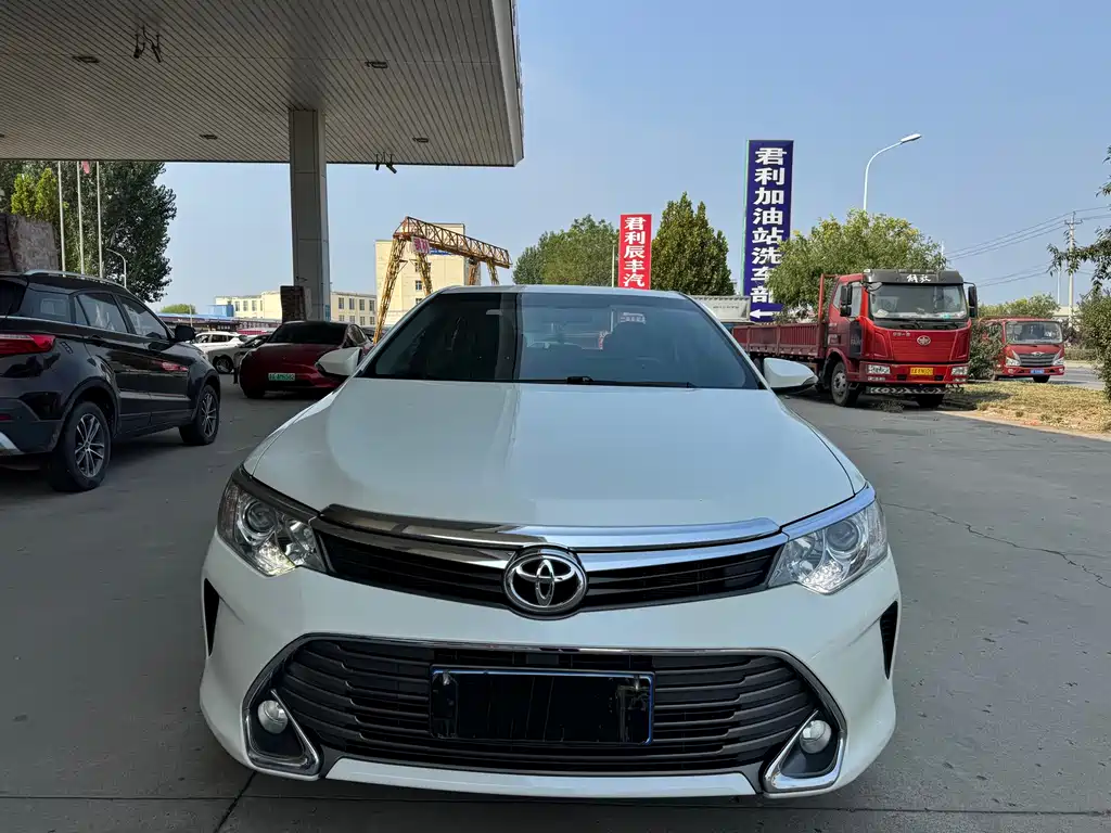 Toyota Camry — миниатюра 2