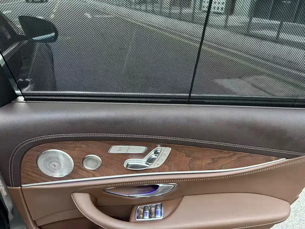 Mercedes-Benz E-Class — миниатюра 10