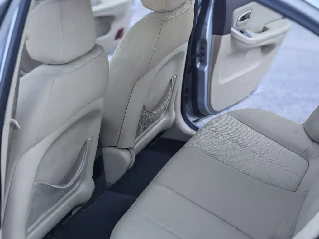 Hyundai Elantra — миниатюра 13