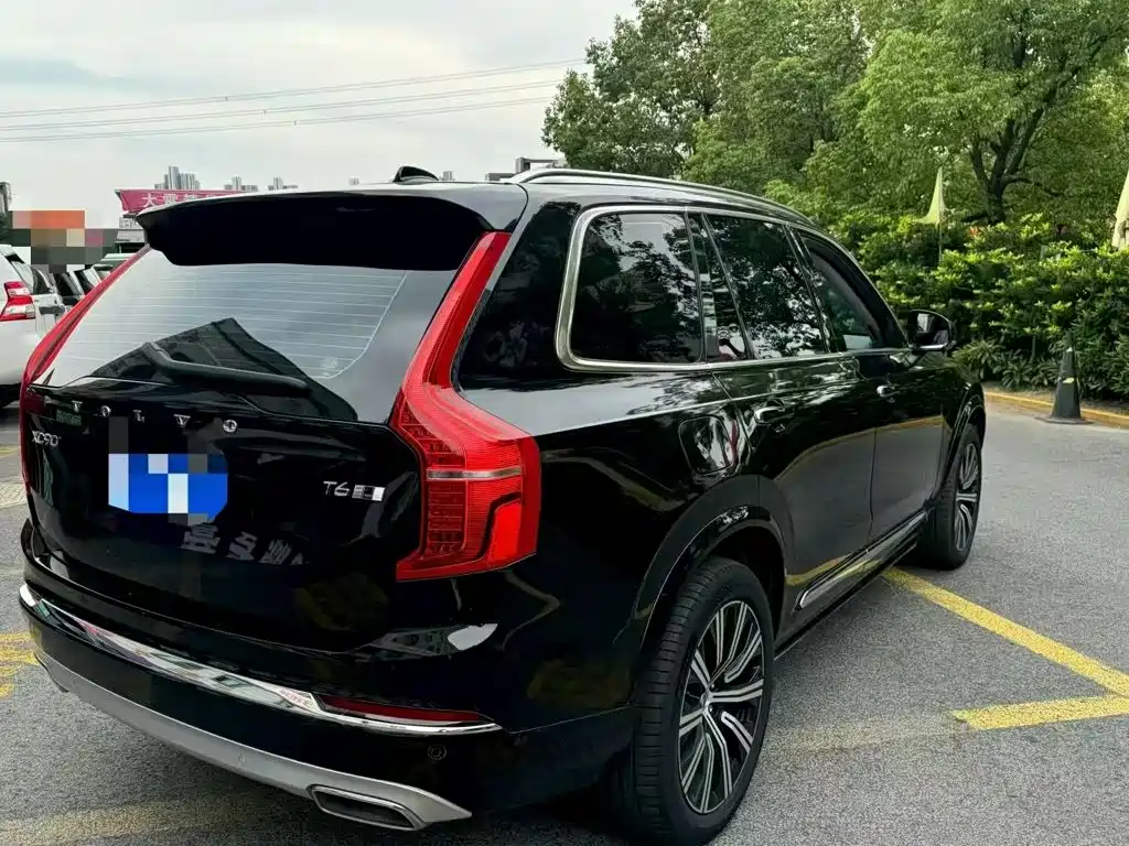 Volvo XC90 — миниатюра 9