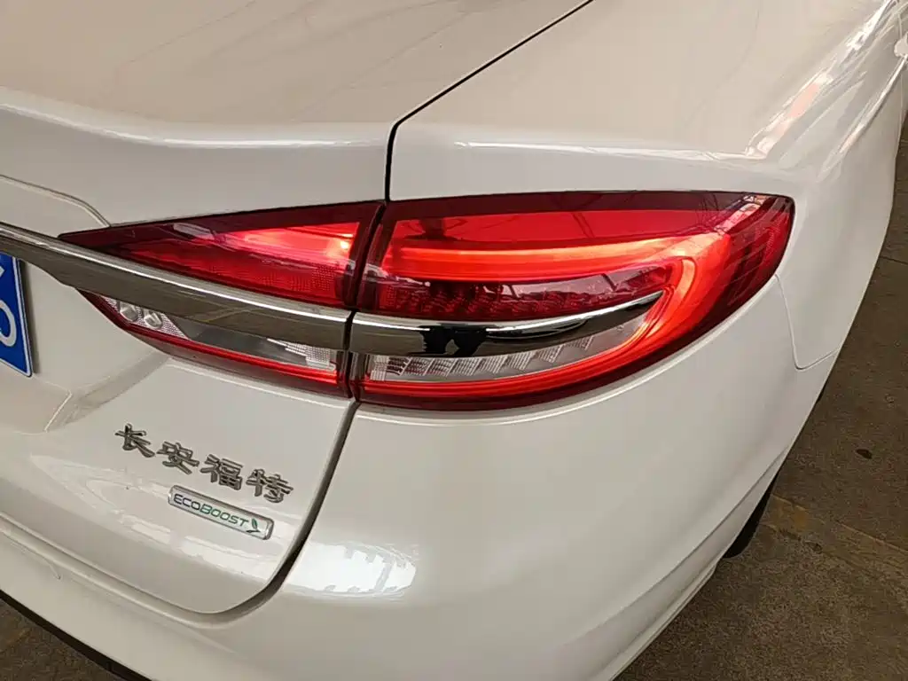 Ford Mondeo — миниатюра 8