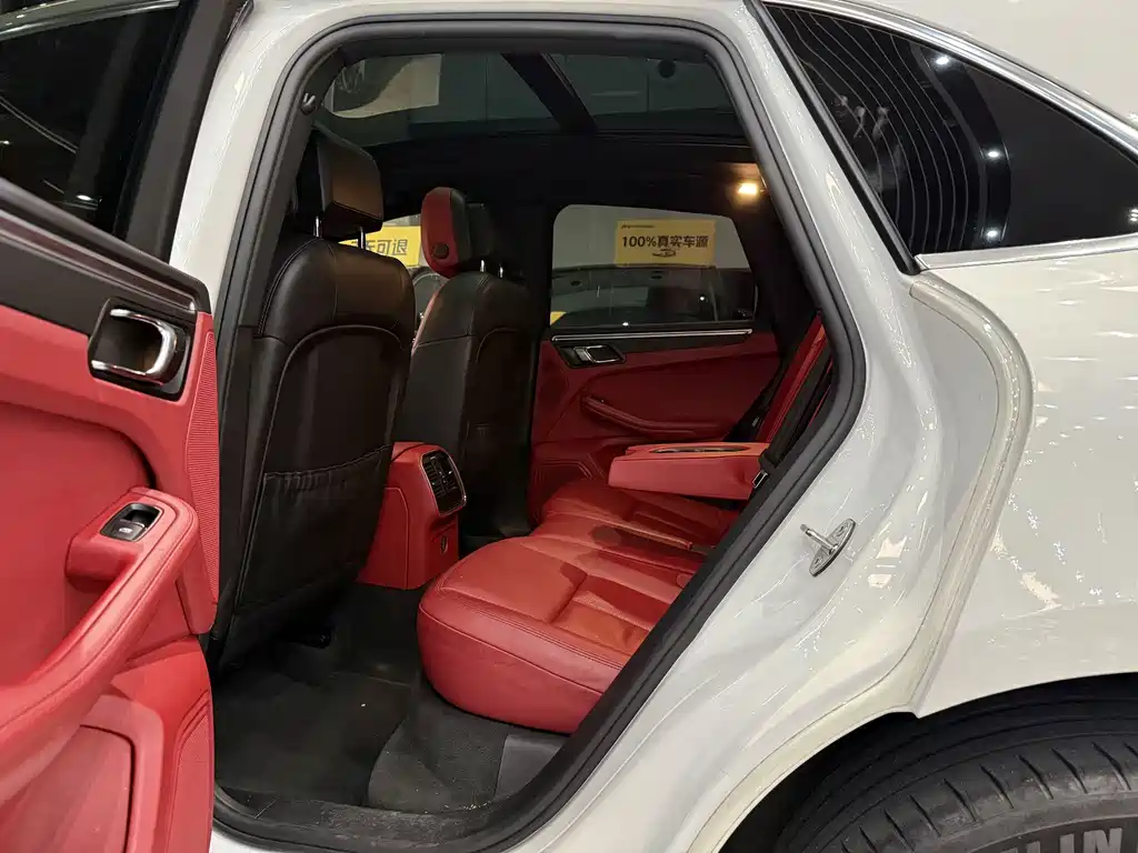 Porsche Macan — миниатюра 5