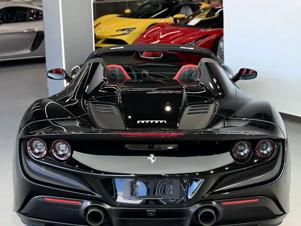 Ferrari F8 — миниатюра 3