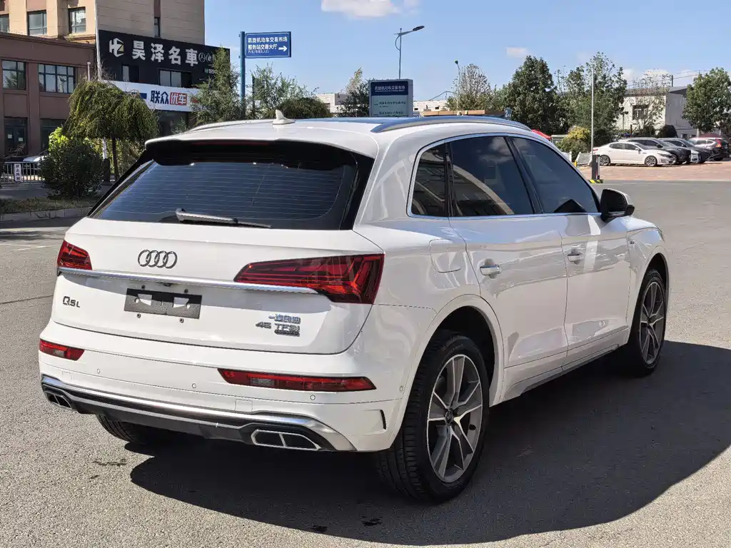 Audi Q5L — миниатюра 9