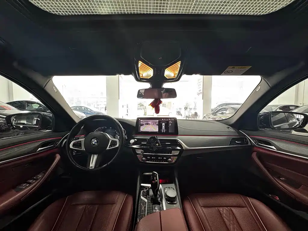 BMW 5 Series — миниатюра 4