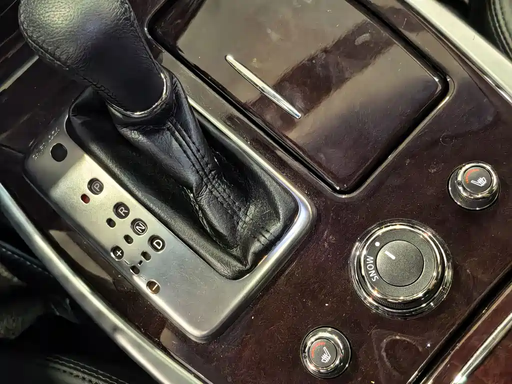 Infiniti Q70 — миниатюра 12