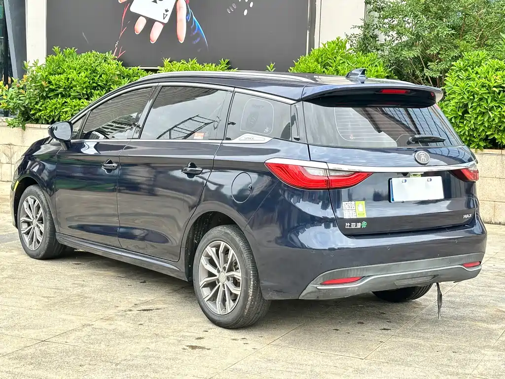 BYD MAX — миниатюра 7