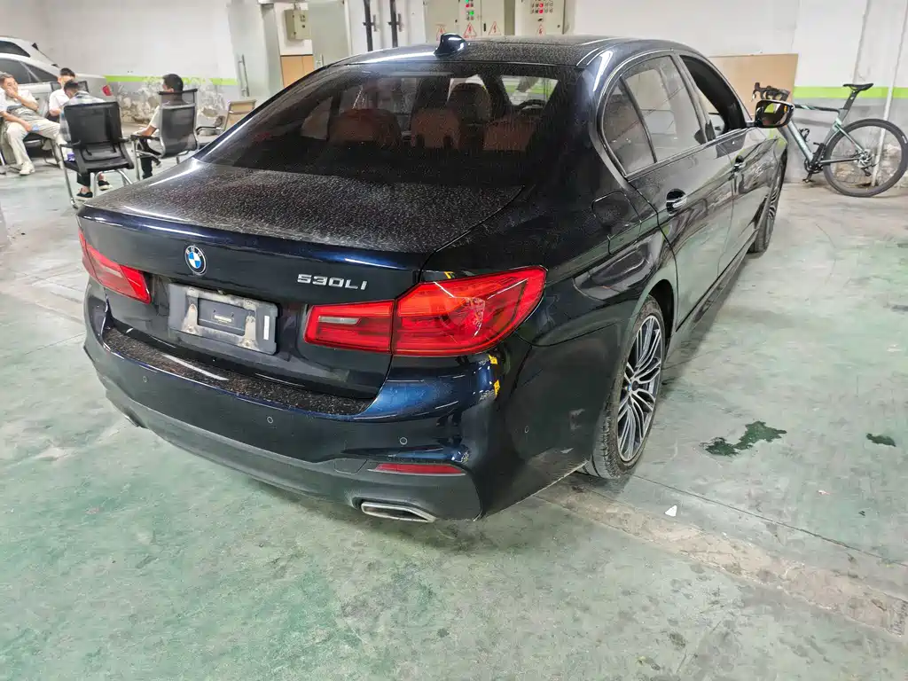 BMW 5 Series — миниатюра 9