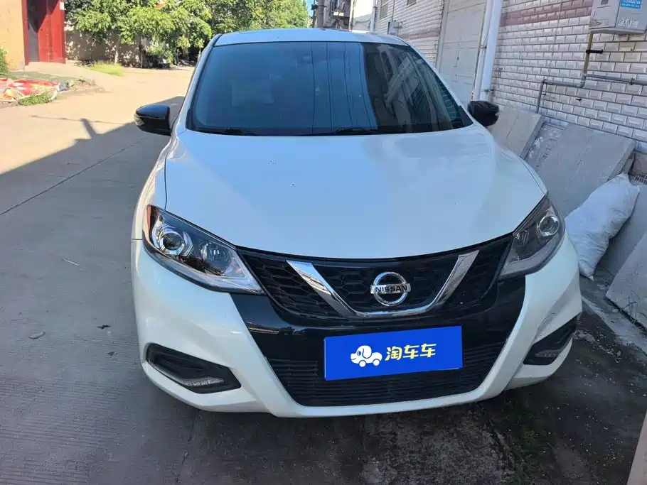 Nissan Tiida — миниатюра 2