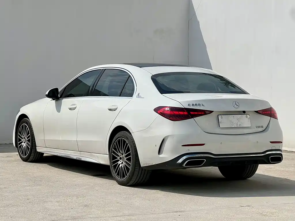 Mercedes-Benz C-Class — миниатюра 11