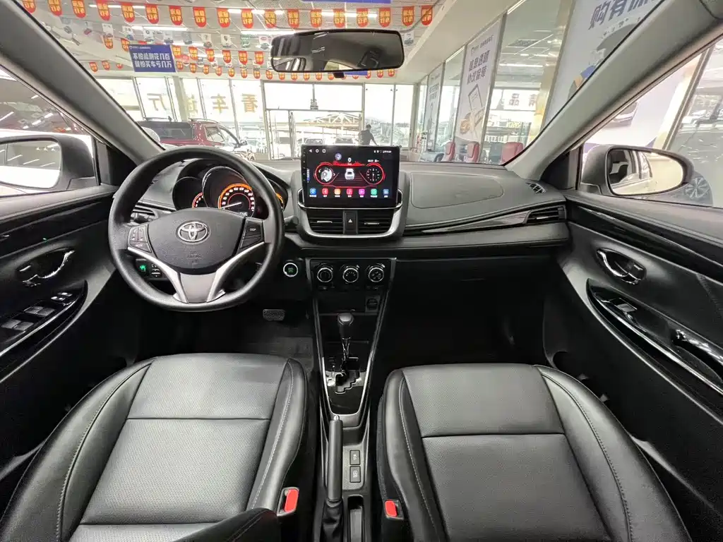 Toyota Yaris L — миниатюра 8
