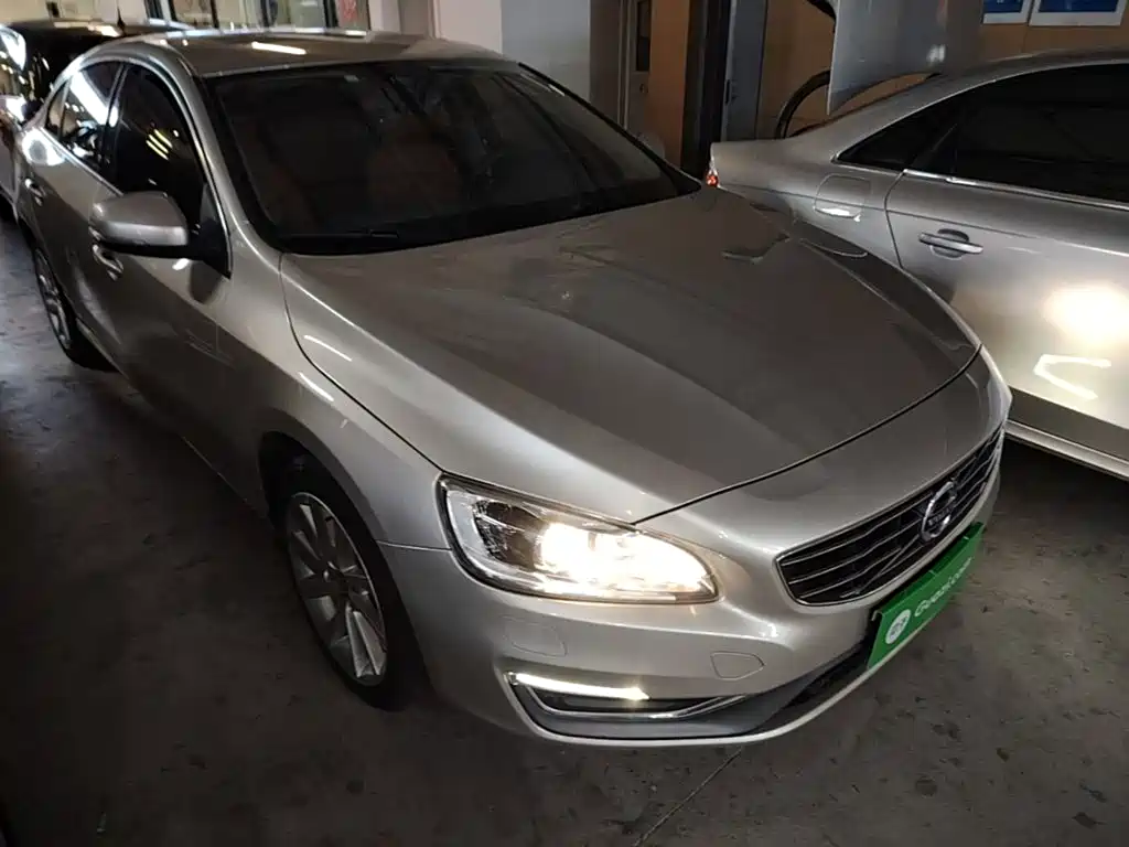 Volvo S60 — миниатюра 4