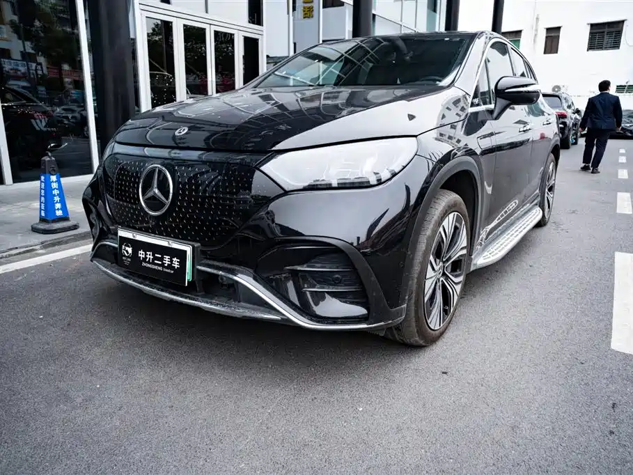 MERCEDES-BENZ EQE SUV