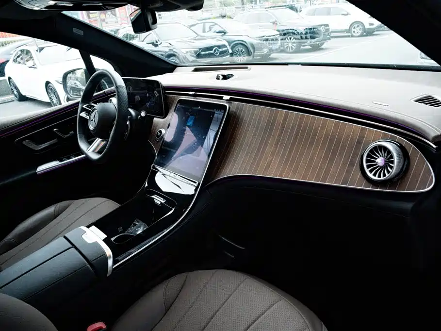 MERCEDES-BENZ EQE SUV