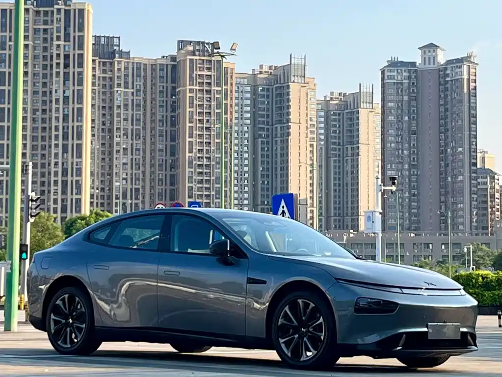 XPeng P7 — миниатюра 3