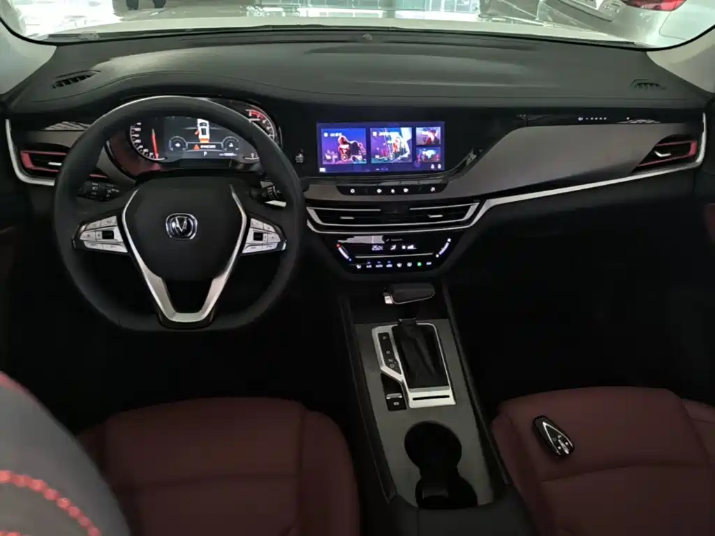 Changan CS35PLUS — миниатюра 10