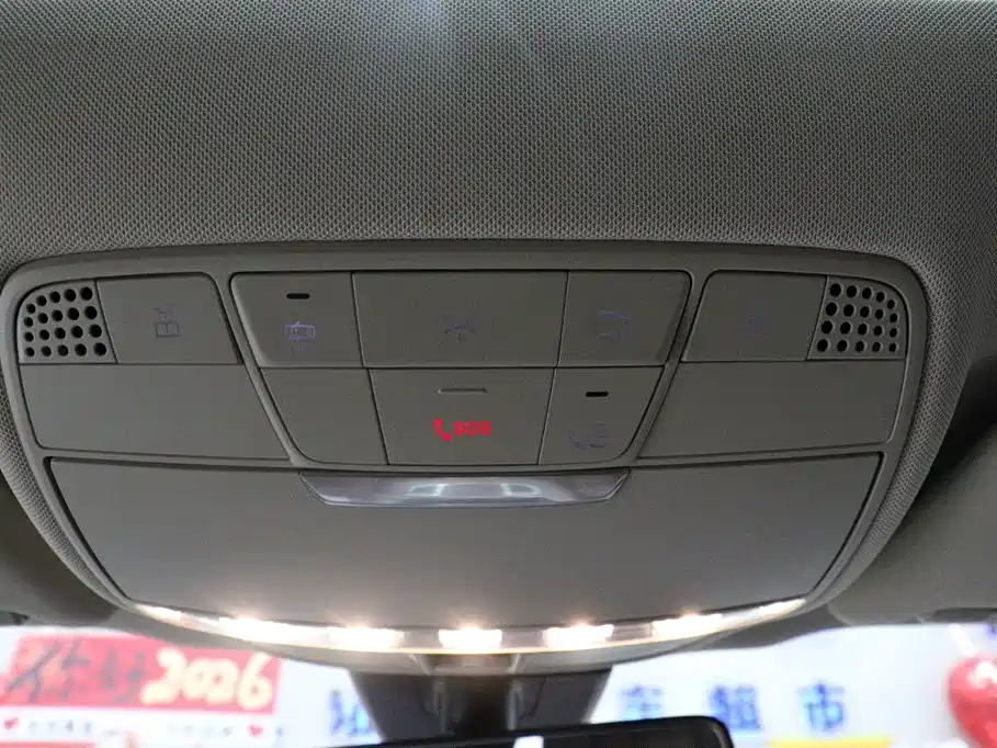 Mercedes-Benz E-Class — миниатюра 13