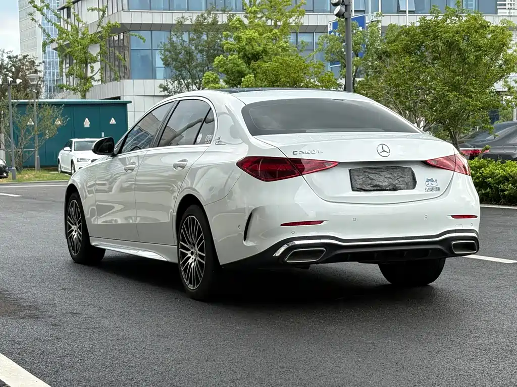 Mercedes-Benz C-Class — миниатюра 7