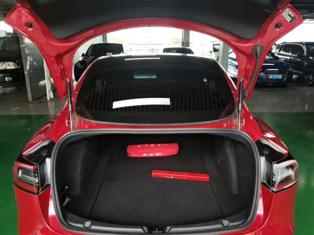 Tesla Model 3 — миниатюра 19