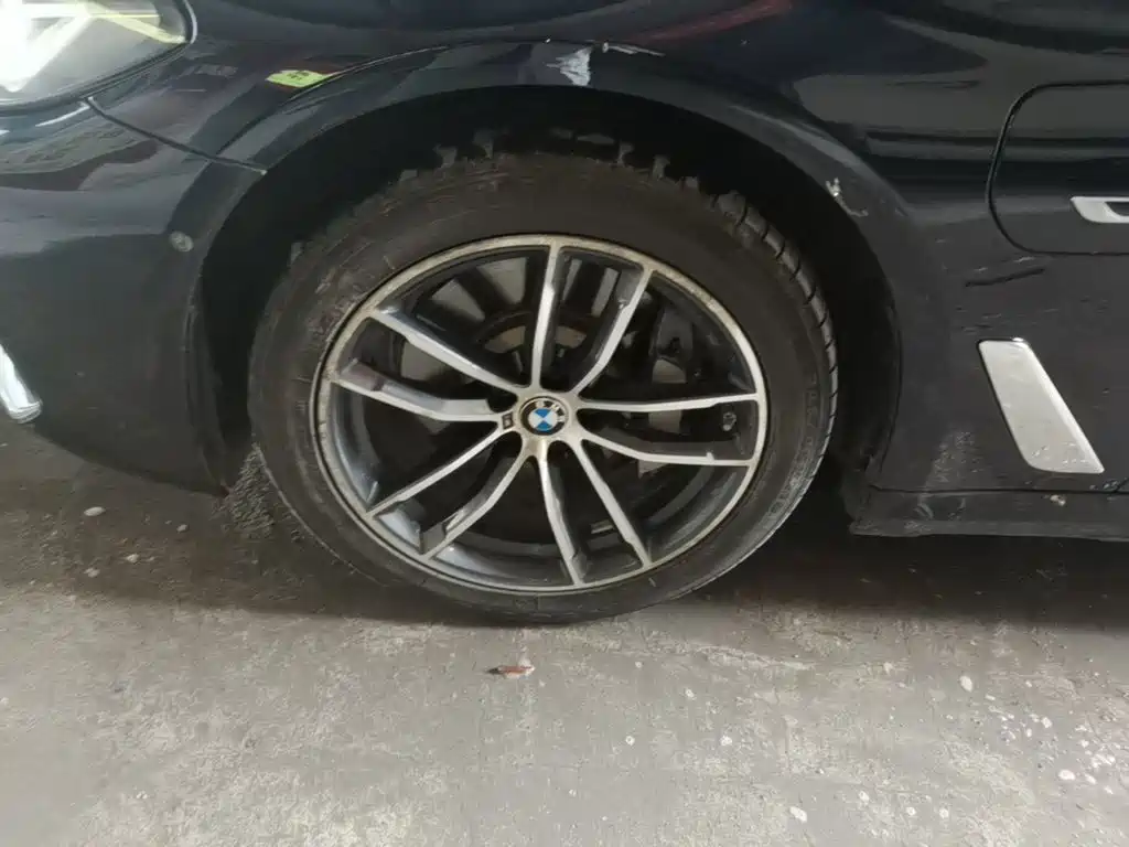 BMW 5 Series New Energy — миниатюра 23