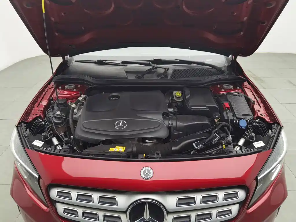 Mercedes-Benz GLA — миниатюра 6