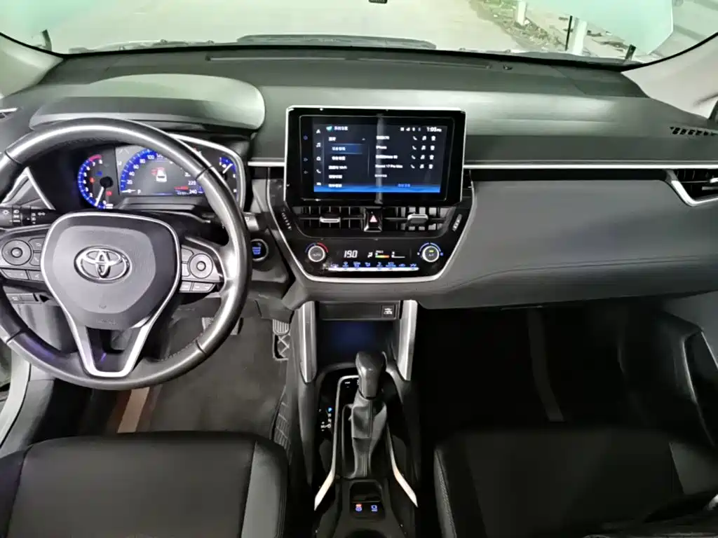 Toyota Corolla Cross — миниатюра 13