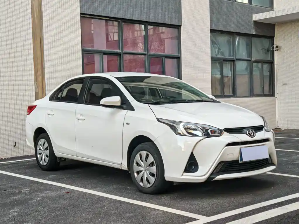 Toyota Yaris L — миниатюра 3