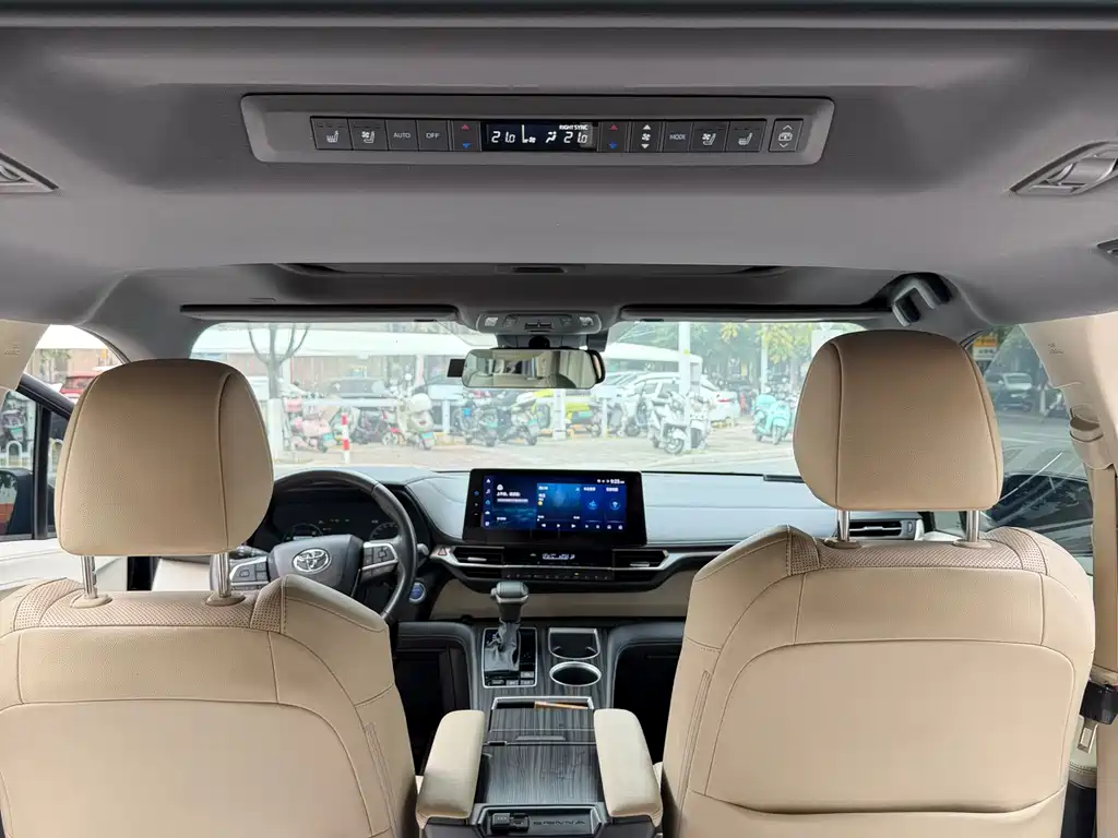 Toyota Sienna 2023 2.5L Luxury