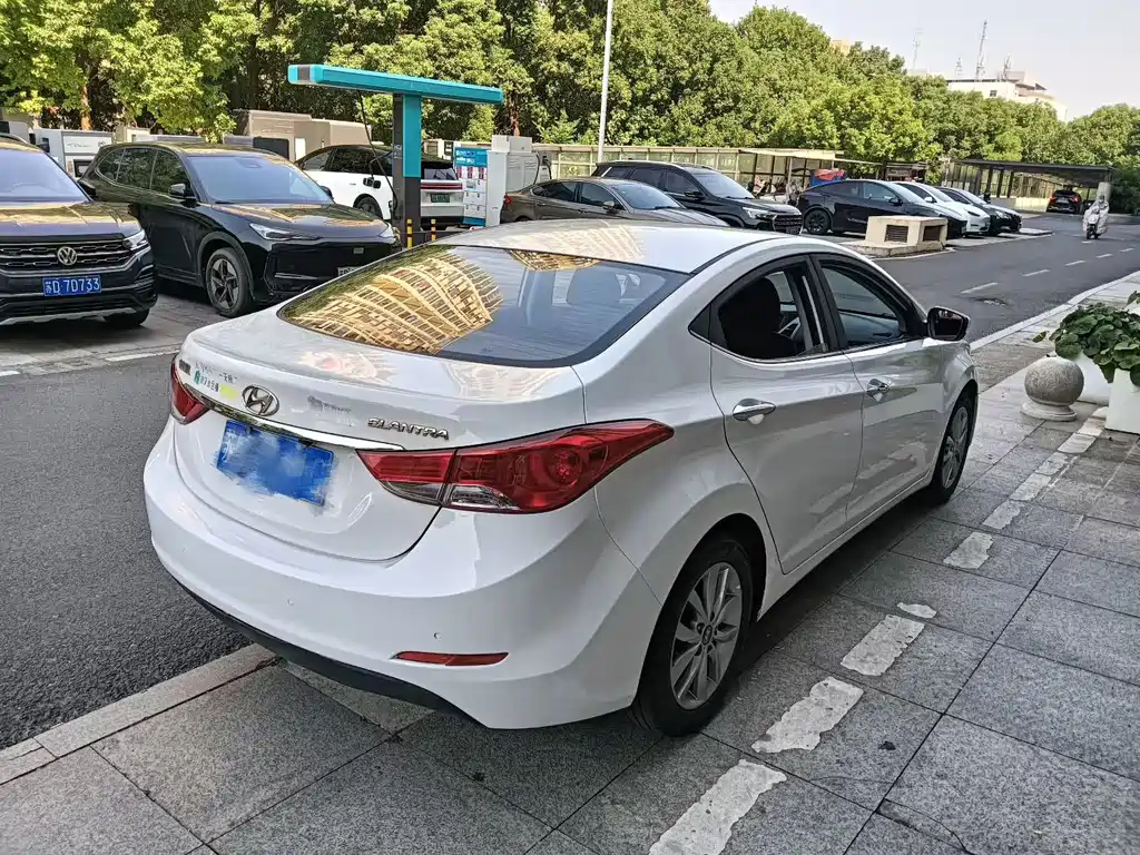 Hyundai Elantra Langdong — миниатюра 4