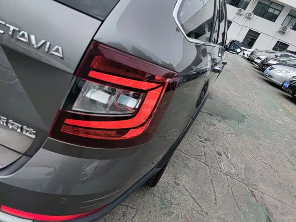 Skoda Octavia — миниатюра 8