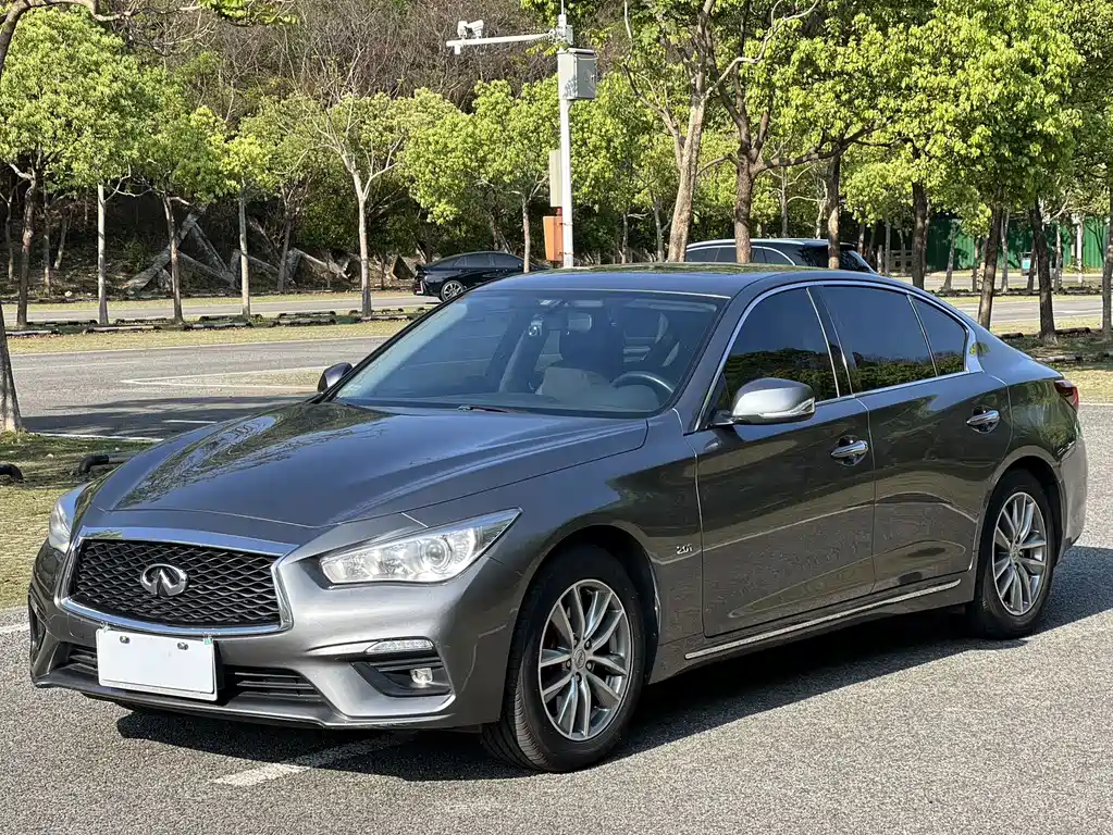 Infiniti Q50L