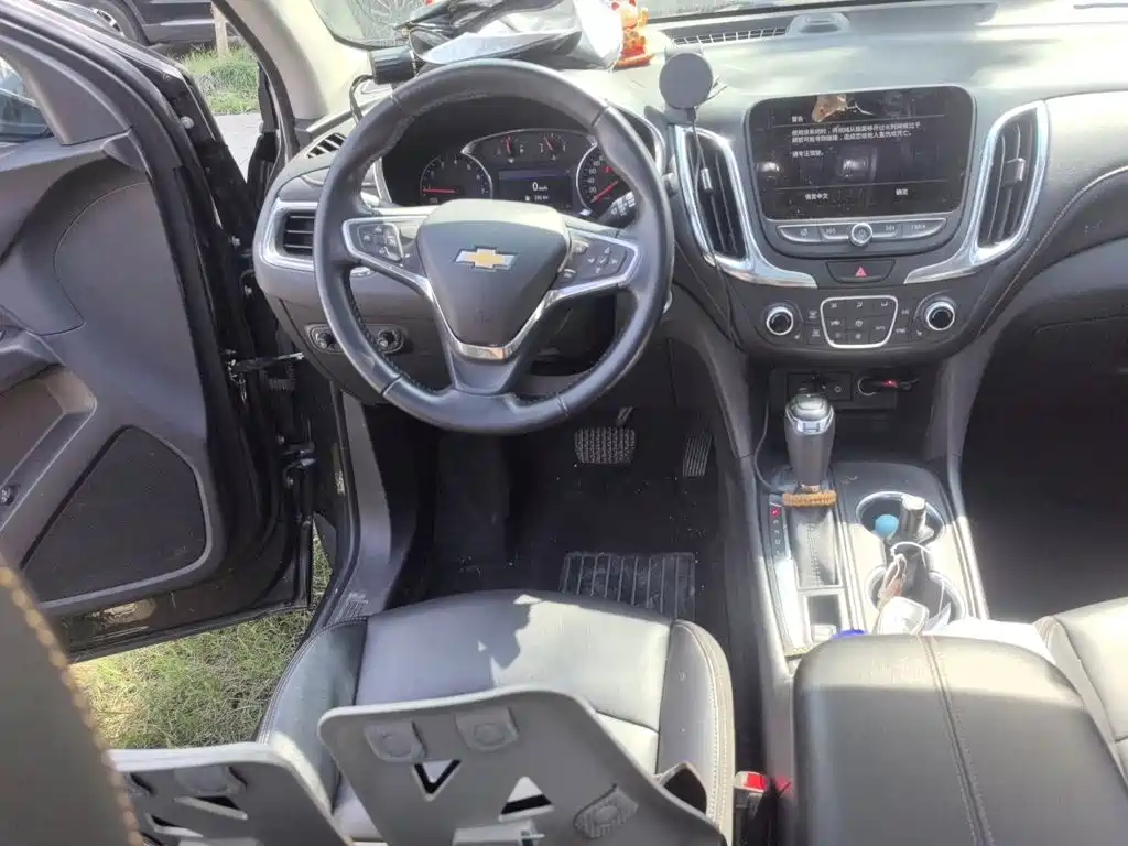 Chevrolet Equinox — миниатюра 11