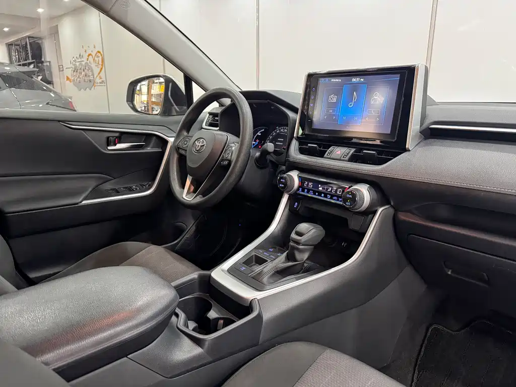 Toyota RAV4 — миниатюра 14