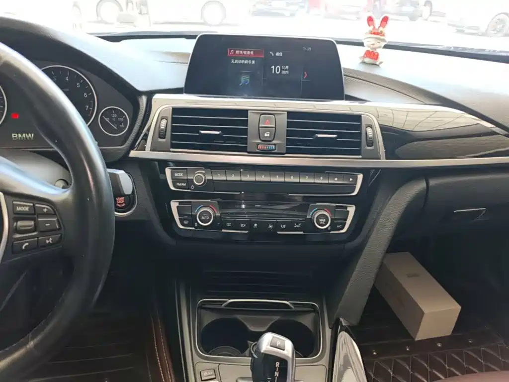 BMW 3 Series — миниатюра 13