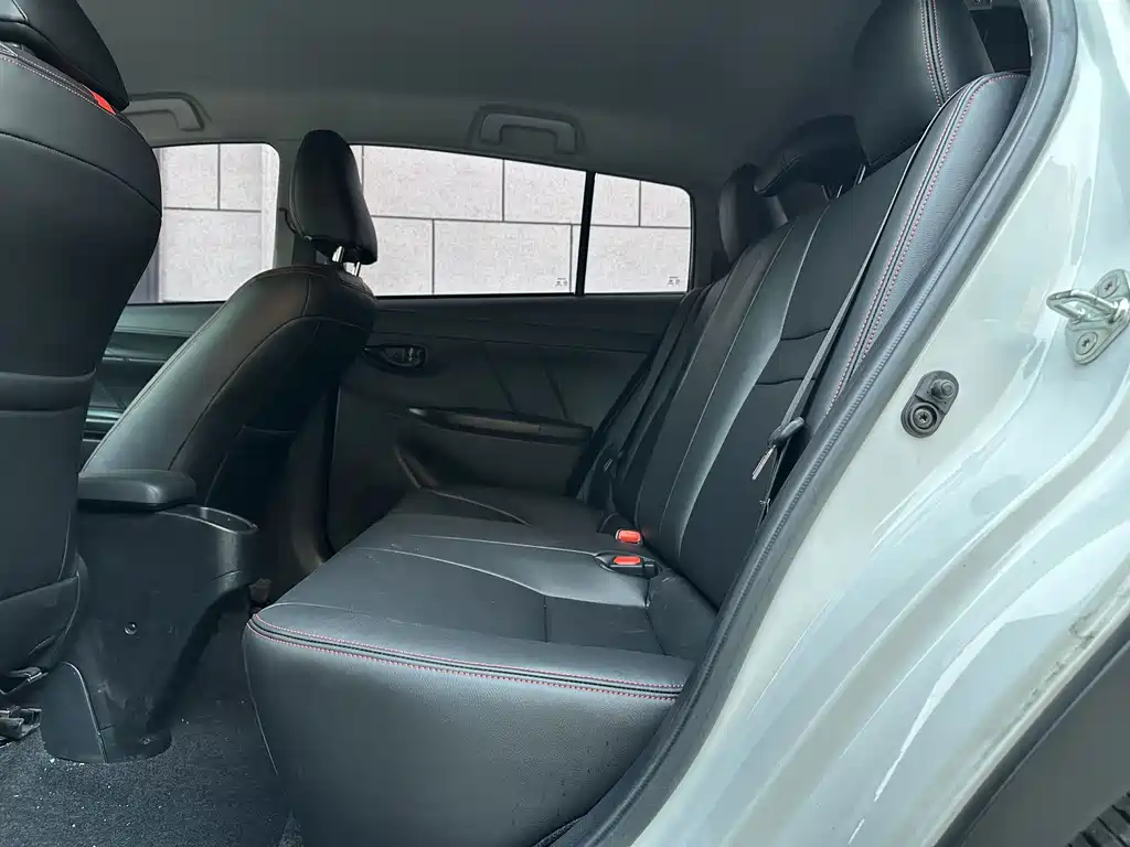 Toyota Yaris L — миниатюра 9