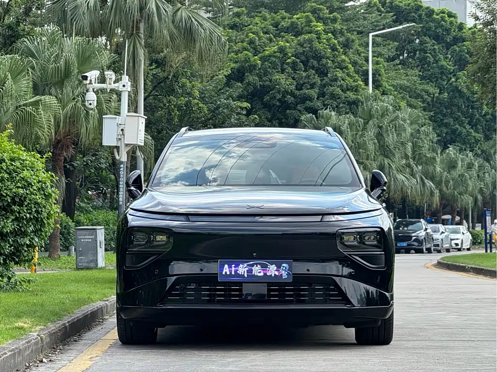 XPeng G9 — миниатюра 2