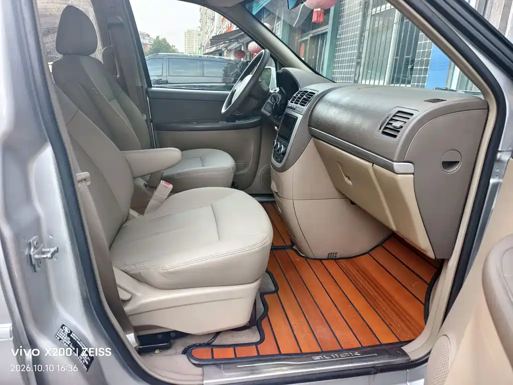 Buick GL8 — миниатюра 7