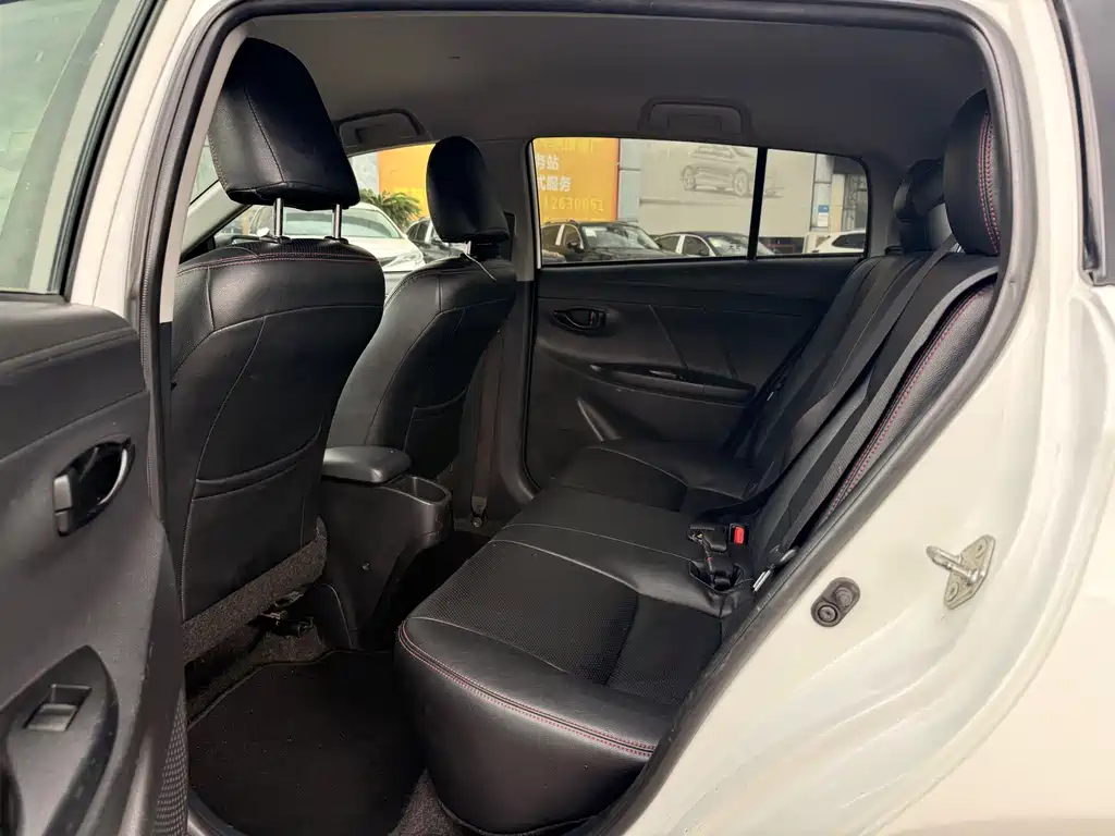 Toyota Yaris L — миниатюра 6