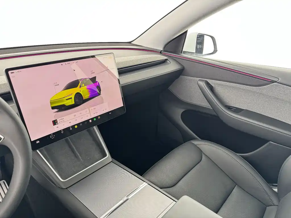 Tesla Model Y — миниатюра 7
