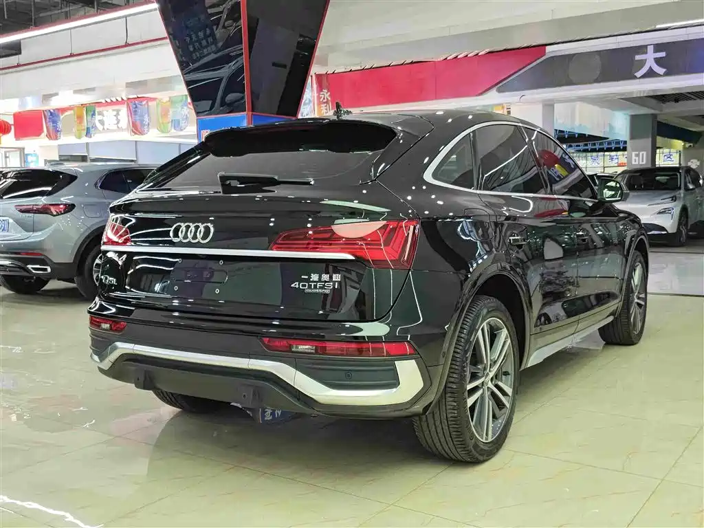 Audi Q5L Sportback — миниатюра 14