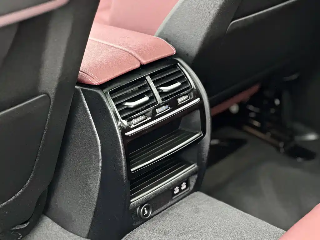 BMW 5 Series — миниатюра 10