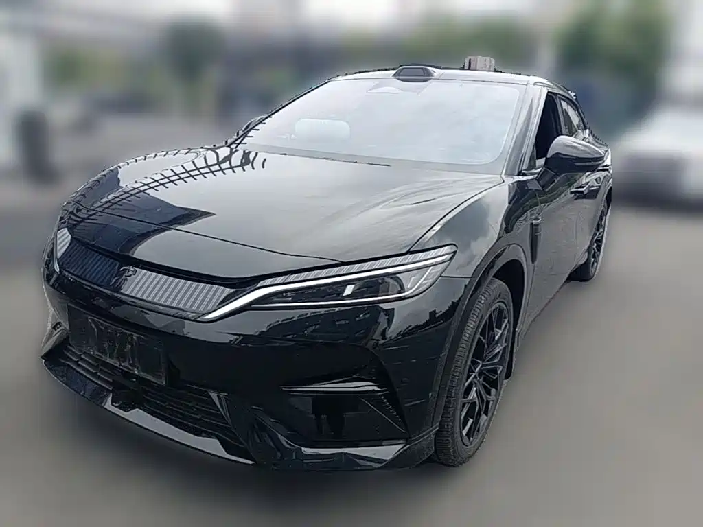 BYD L EV