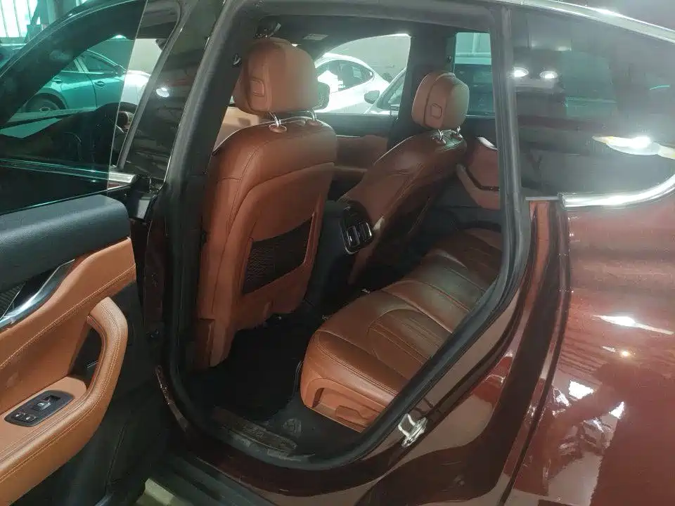 Maserati Levante — миниатюра 4