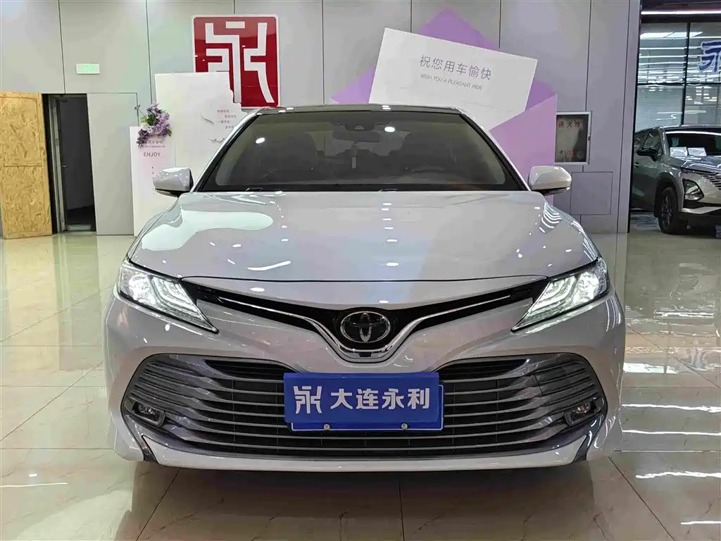 Toyota Camry — миниатюра 2