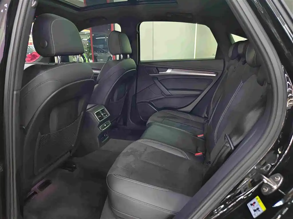 Audi Q5L Sportback — миниатюра 5