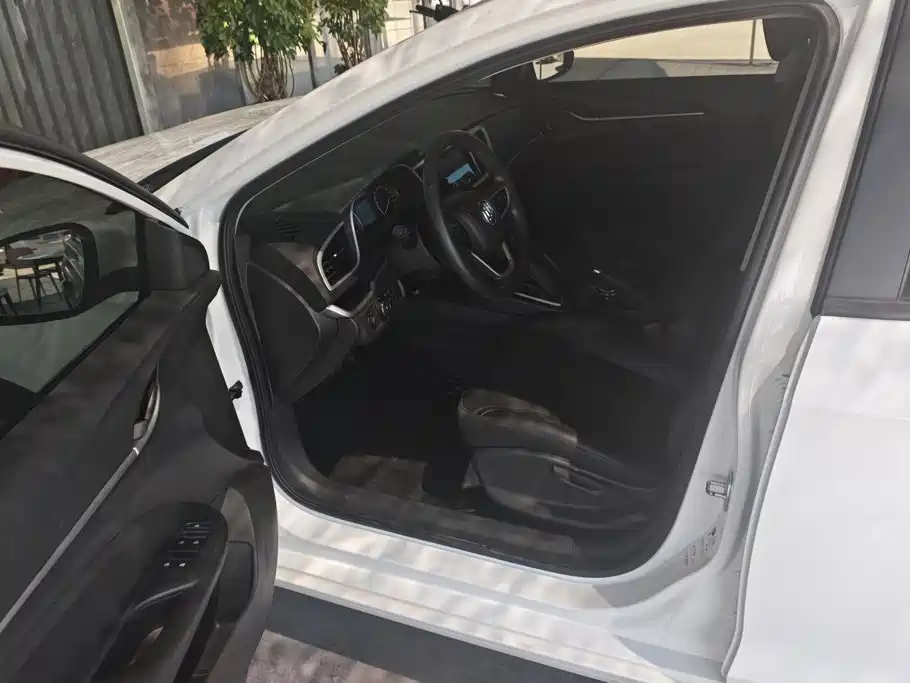 Buick Excelle — миниатюра 9