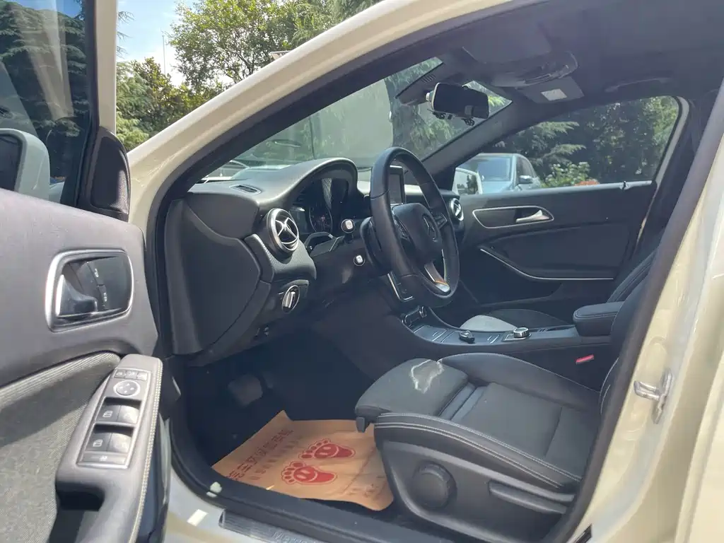 Mercedes-Benz A-Class (Import) — миниатюра 4