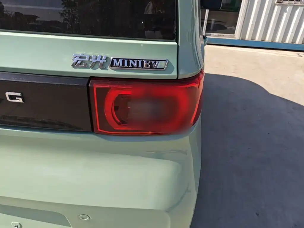 Wuling MINIEV — миниатюра 8