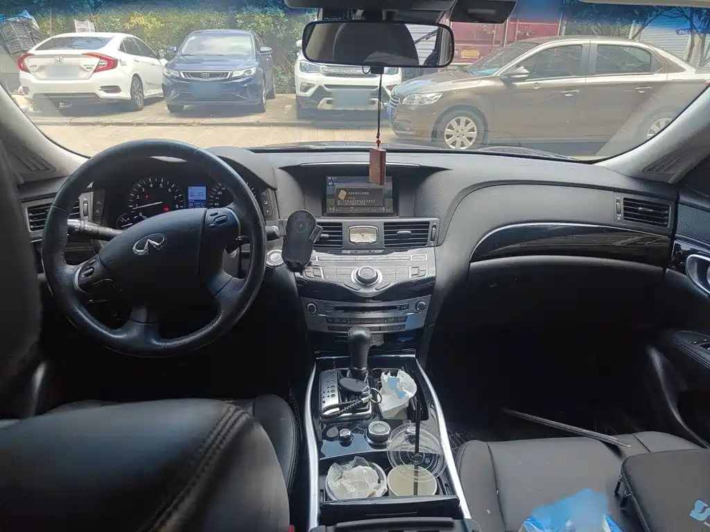 Infiniti Q70 — миниатюра 13