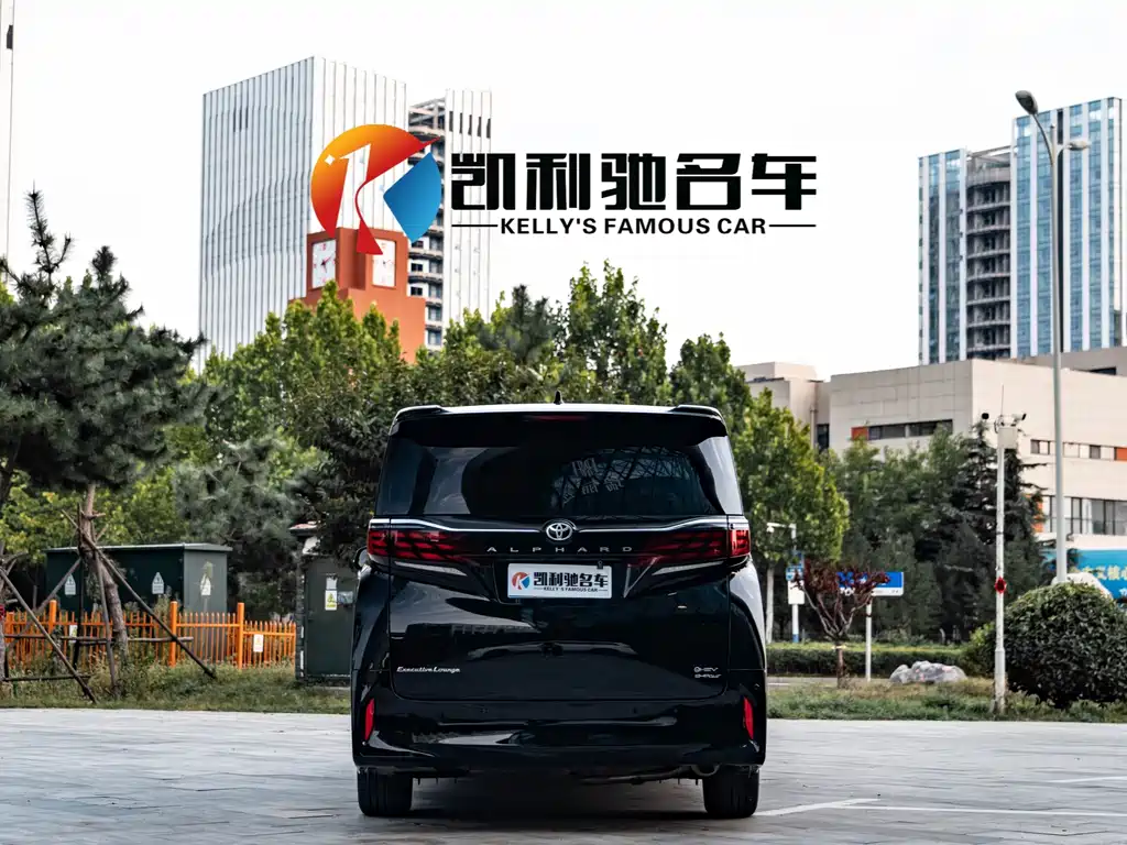 Toyota Alphard — миниатюра 5